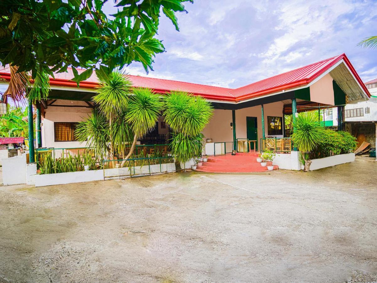 Oyo 875 Madhavi Beach Resort Balibago Esterno foto