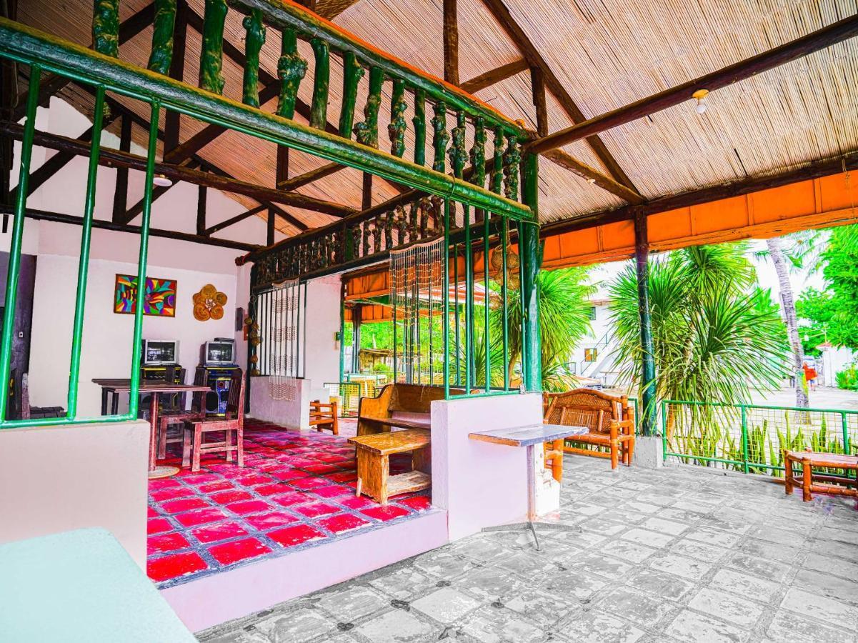 Oyo 875 Madhavi Beach Resort Balibago Esterno foto